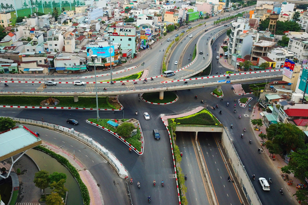 Nút giao thông 3 tầng tại vòng xoay Nguyễn Hữu Cảnh - Ngô Tất Tố