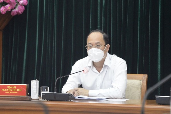 Ông Nguyễn Hồ Hải, Phó Bí thư Thành ủy TP.HCM tại buổi họp