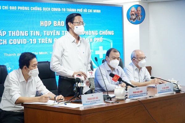 Ông Phan Văn Mãi, Chủ tịch UBND TP.HCM thông tin tại buổi họp báo chiều 13/9