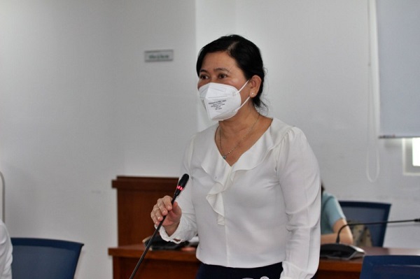 Bà Nguyễn Thị Huỳnh Mai, Chánh Văn phòng Sở Y tế TP.HCM thông tin tại buổi họp báo