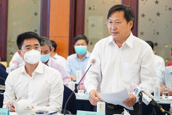 Ông Nguyễn Văn Phước, Chủ tịch Liên hiệp Các hội khoa học và kỹ thuật TP.HCM phát biểu tại Hội thảo