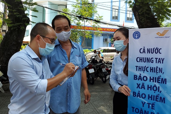 Người lao động sẽ bị ảnh hưởng nhiều nhất khi doanh nghiệp nợ bảo hiểm xã hội. (Ảnh minh họa)