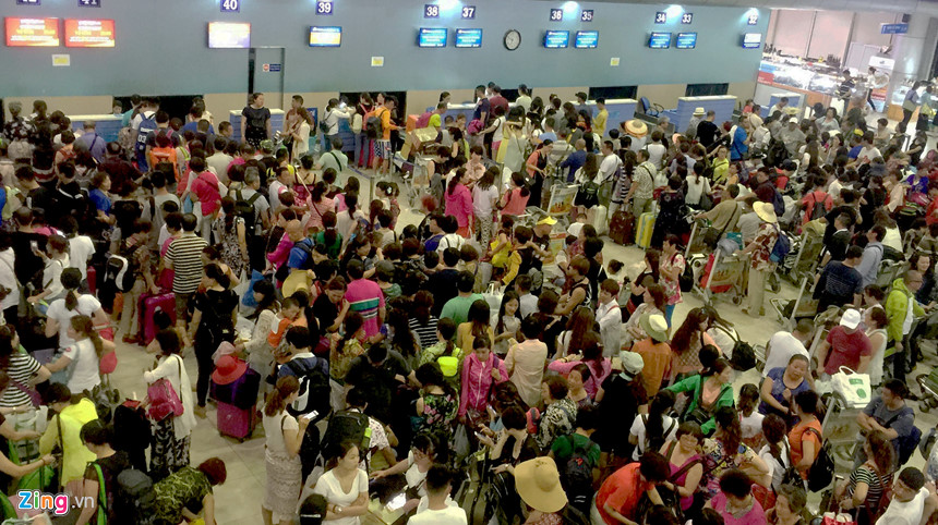 Lượng hành khách tại Cảng hàng không Cam Ranh luôn tình trạng nhộn nhịp
