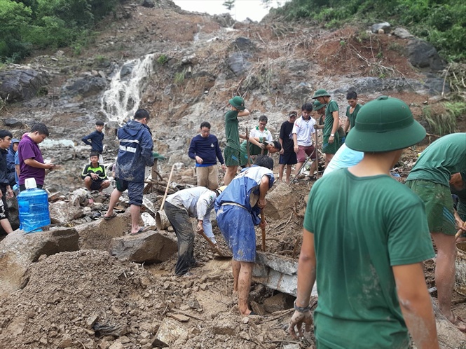 UBND tỉnh Khánh Hòa phải huy động toàn lực lượng giúp dân khắc phục hậu quả do lũ quét