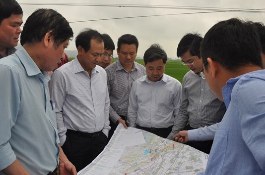 Đoàn công tác của Bộ Giao thông và Vận tải trong chuyến khảo sát tuyến Cao tốc Bắc Nam đoạn quan tỉnh Nghệ An