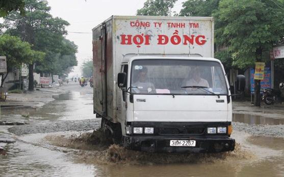 Nhiều tuyến đường nội thị tại huyện Nghi Xuân bị xuống cấp trầm trọng