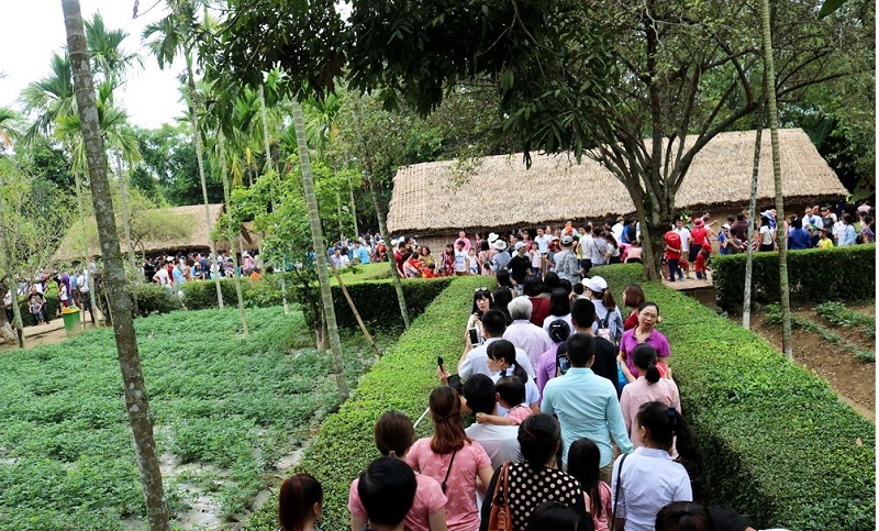 Làng sen quê Bác là một trong những địa danh thu hút khách du lịch lớn nhất tại tỉnh Nghệ An hiện nay