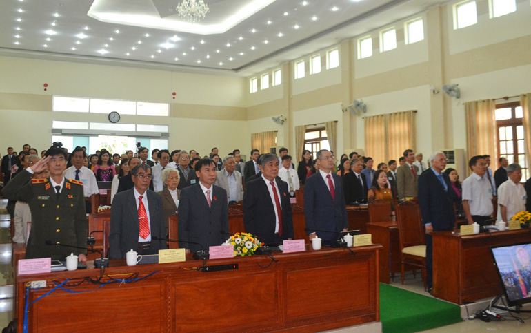 Các đại biểu tham dự phiên khai mạc của kỳ họp 