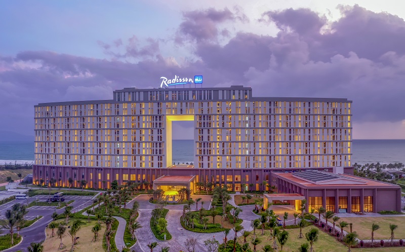 Radisson Blu Resort Cam Ranh với kiến trúc ô thoáng khổng lồ