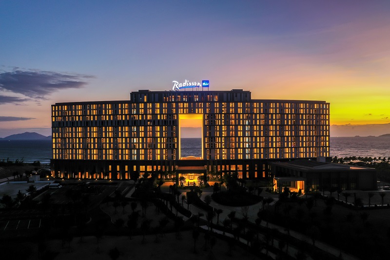 Khách sạn Radisson Blu Resort Cam Ranh lung linh thời điểm giáng chiều