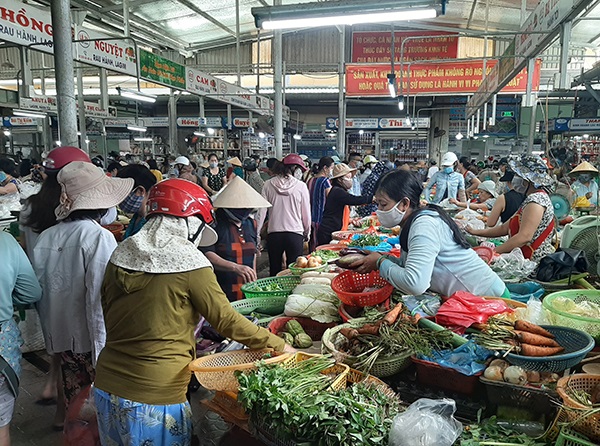 Trước thông tin TP Đà Nẵng sẽ đóng cửa tất cả hàng quán dọc đường, thức ăn nhanh, kể cả bán hàng qua mạng thì sức mua của người dân thành phố tăng lên 40% so với thường ngày
