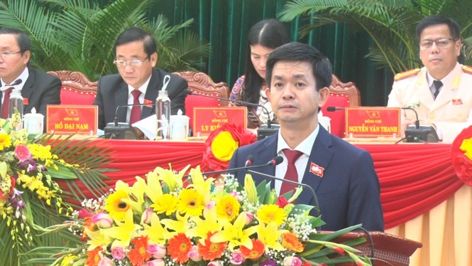 Bí thư Tỉnh ủy Quảng Trị Lê Quang Tùng đọc diễn văn khai mạc Đại hội Đảng bộ tỉnh Quảng Trị lần thứ XVII.