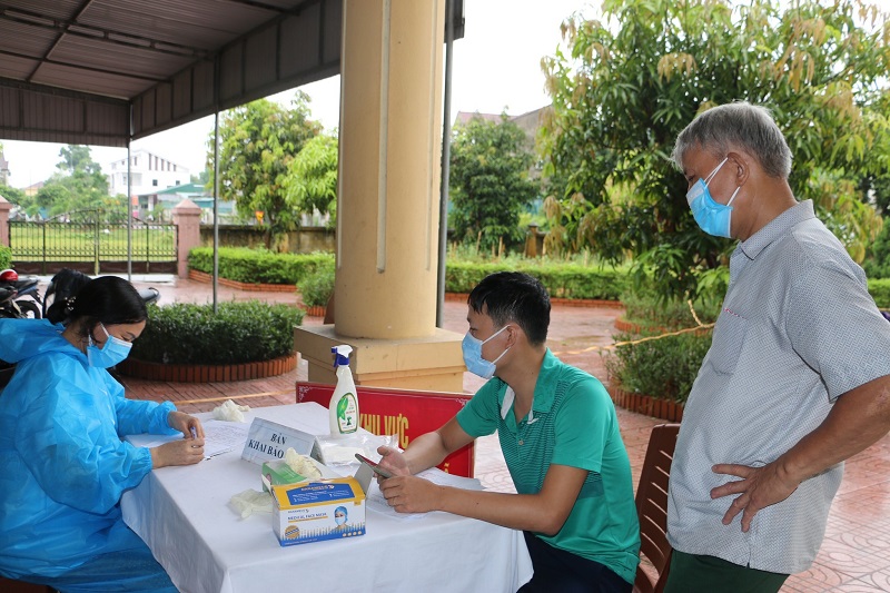 Trung tâm Kiểm soát bệnh tật tỉnh Hà Tĩnh cùng hệ thống y tế cơ sở đã truy vết được 147 trường hợp F1 của 2 ca bệnh