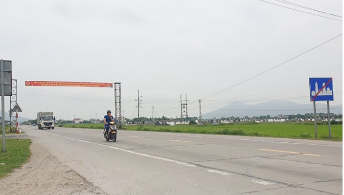 Quốc lộ 1A qua Khu kinh tế Vũng Áng (Hà Tĩnh) xuống cấp, không đáp ứng đủ nhu cầu đi lại của các phương tiện và phát triển kinh tế - xã hội của tỉnh Hà Tĩnh.