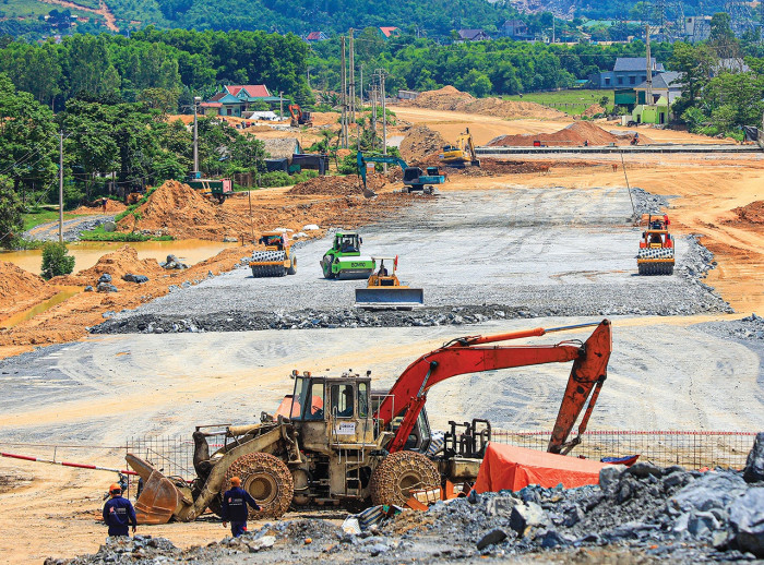 Thi công cao tốc Bắc - Nam đoạn Nghi Sơn - Diễn Châu