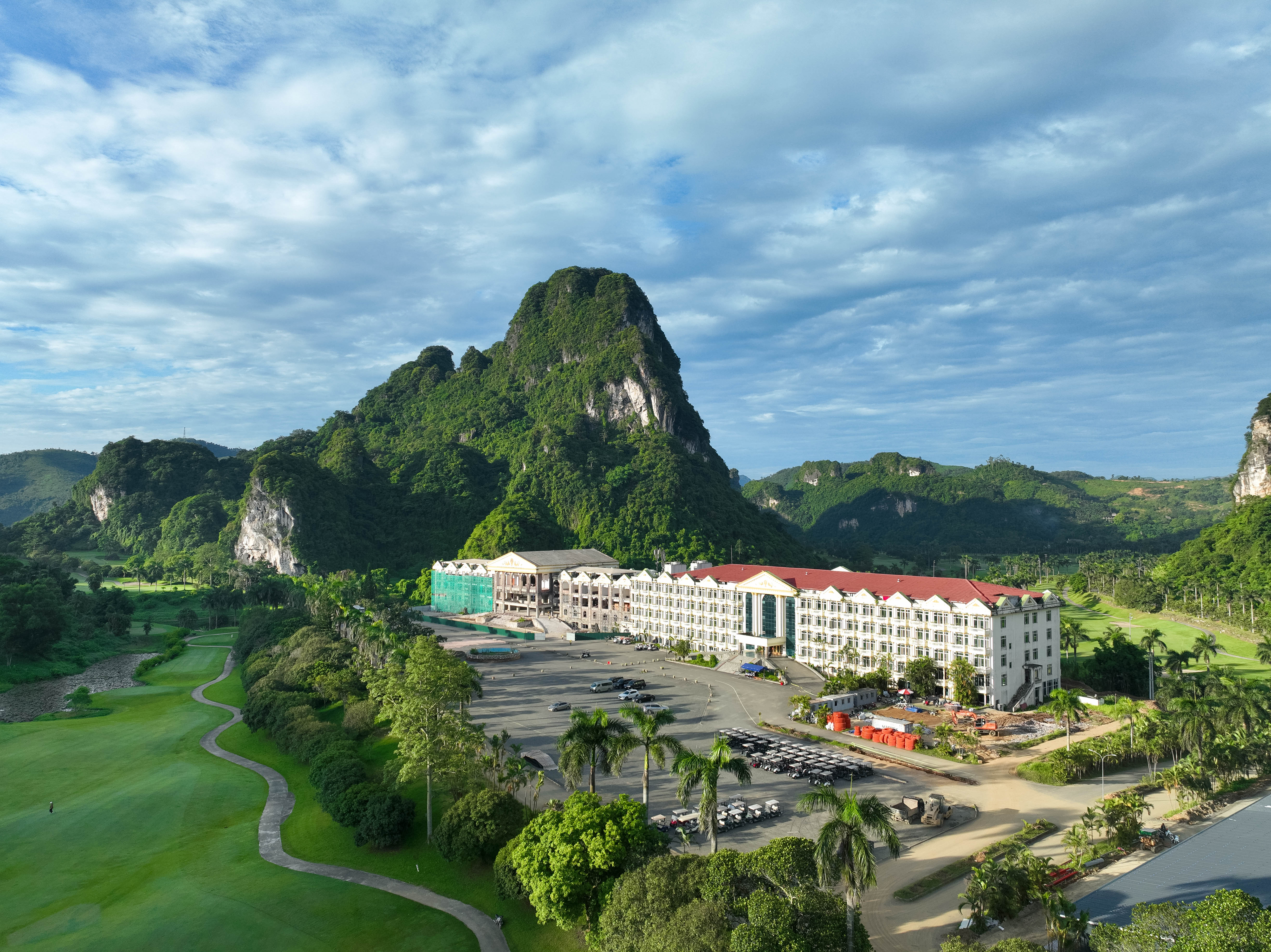 Toàn cảnh sân golf-5.jpg