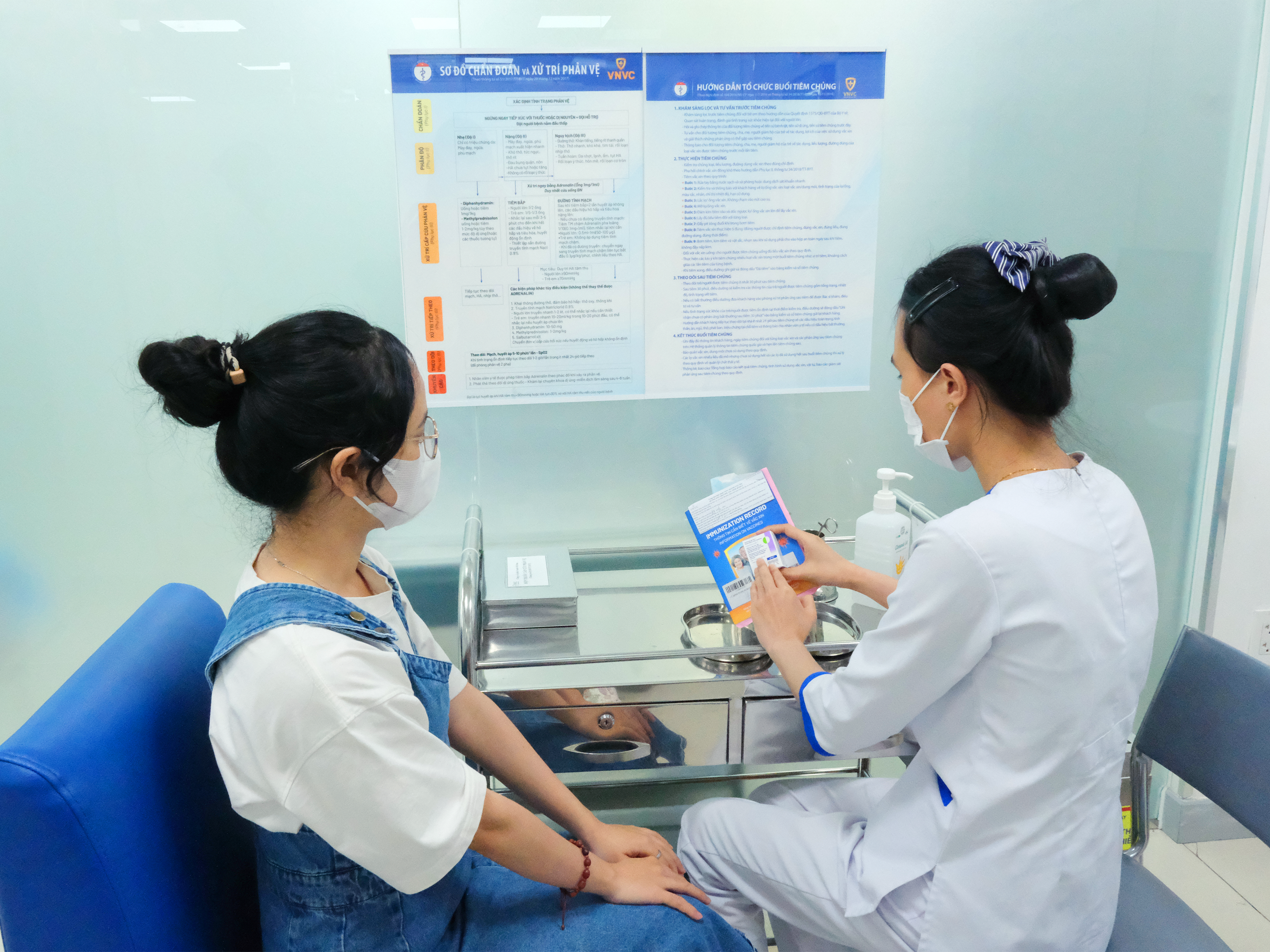 10. Sinh viên TPHCM tiêm vắc xin não mô cầu nhóm ACYW.png