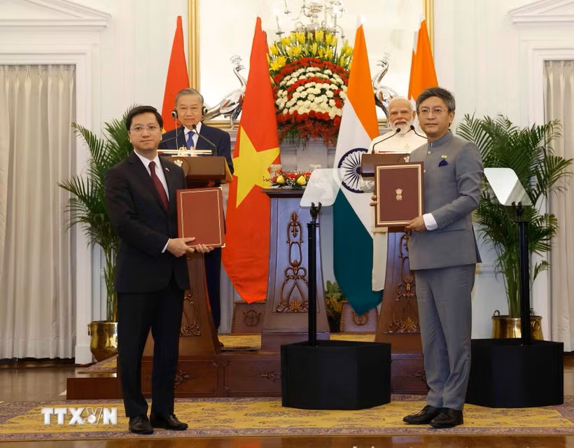 tong-bi-thu-chu-tich-nuoc-to-lam-va-thu-tuong-cong-hoa-an-do-narendra-modi-chung-kien-le-trao-cac-van-kien-hop-tac-giua-2-nuoc2.jpg