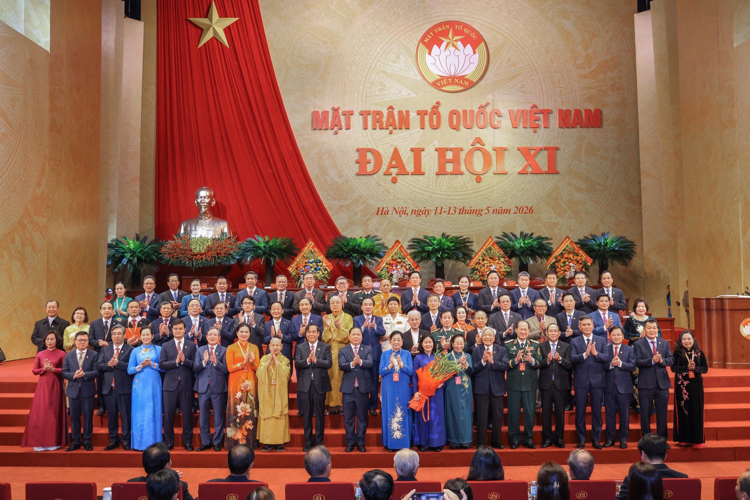 Ra mat.jpg