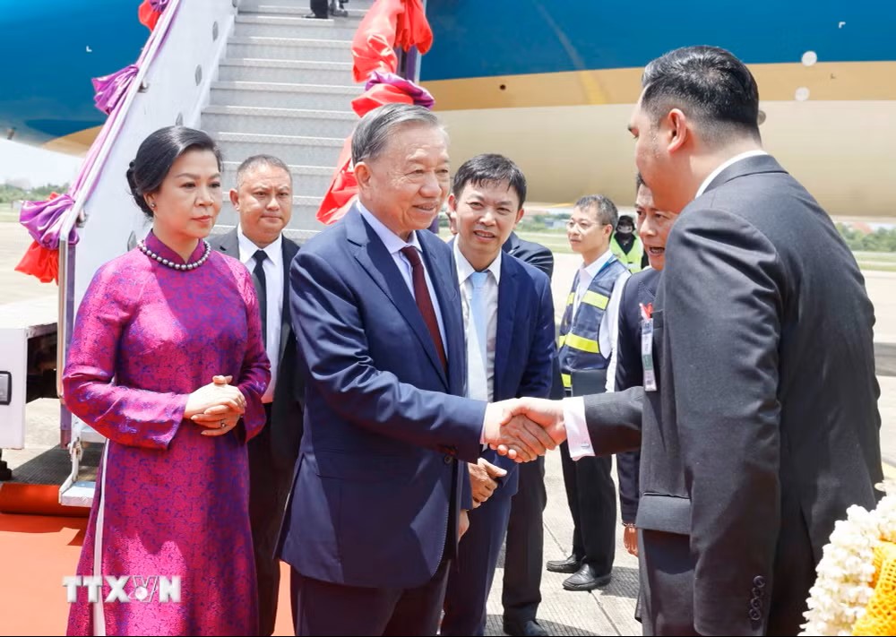 tong-bi-thu-chu-tich-nuoc-va-phu-nhan-bat-dau-chuyen-tham-chinh-thuc-thai-lan-1.jpg