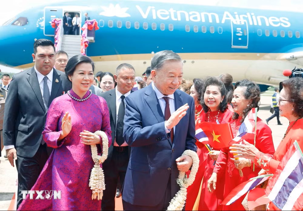 tong-bi-thu-chu-tich-nuoc-va-phu-nhan-bat-dau-chuyen-tham-chinh-thuc-thai-lan-2.jpeg