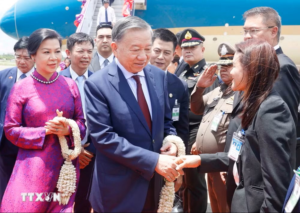 tong-bi-thu-chu-tich-nuoc-va-phu-nhan-bat-dau-chuyen-tham-chinh-thuc-thai-lan-3.jpg