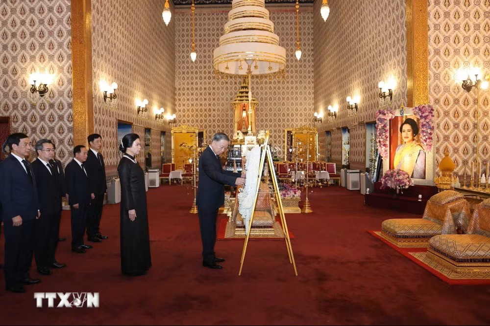 tong-bi-thu-chu-tich-nuoc-to-lam-va-phu-nhan-hoi-kien-nha-vua-thai-lan-va-hoang-hau-3.jpg tong-bi-thu-chu-tich-nuoc-to-lam-va-phu-nhan-hoi-kien-nha-vua-thai-lan-va-hoang-hau-3.jpg