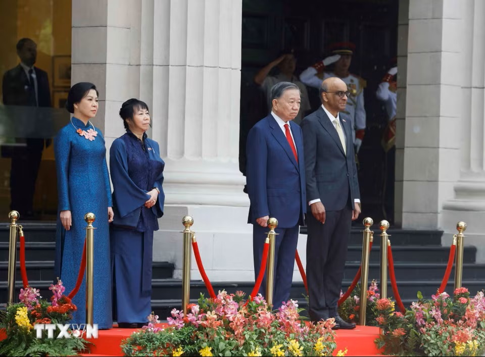 le-don-tong-bi-thu-chu-tich-nuoc-to-lam-va-phu-nhan-tham-cap-nha-nuoc-toi-singapore-2905-2.jpg