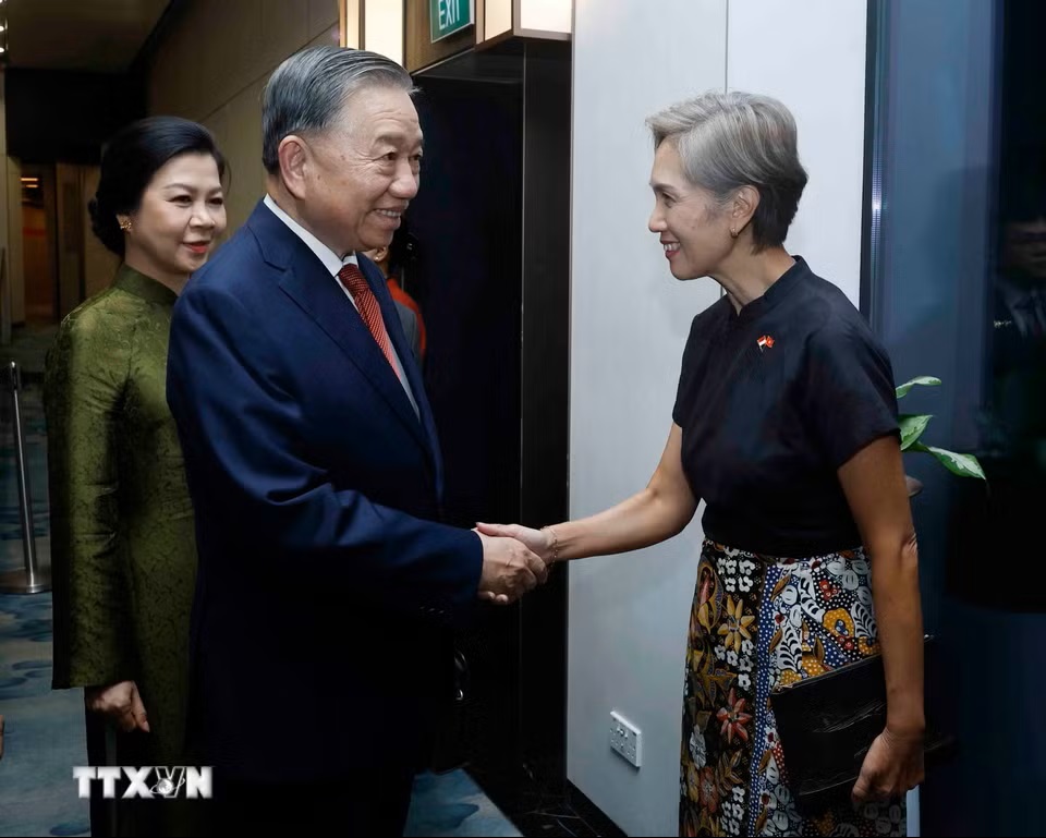 tong-bi-thu-chu-tich-nuoc-to-lam-va-phu-nhan-bat-dau-chuyen-tham-cap-nha-nuoc-toi-singapore2.jpg tong-bi-thu-chu-tich-nuoc-to-lam-va-phu-nhan-bat-dau-chuyen-tham-cap-nha-nuoc-toi-singapore2.jpg
