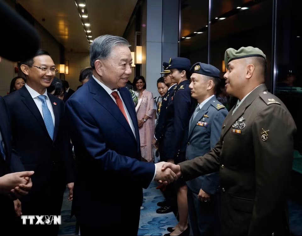tong-bi-thu-chu-tich-nuoc-to-lam-va-phu-nhan-bat-dau-chuyen-tham-cap-nha-nuoc-toi-singapore3.jpg tong-bi-thu-chu-tich-nuoc-to-lam-va-phu-nhan-bat-dau-chuyen-tham-cap-nha-nuoc-toi-singapore3.jpg