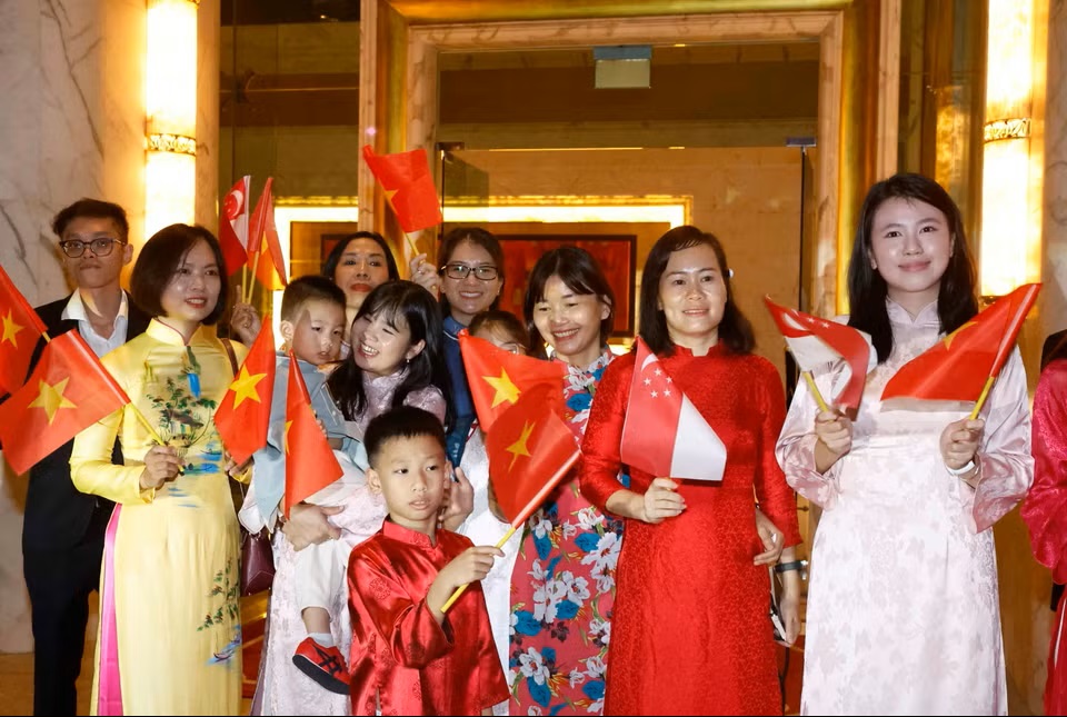 tong-bi-thu-chu-tich-nuoc-to-lam-va-phu-nhan-bat-dau-chuyen-tham-cap-nha-nuoc-toi-singapore8.jpg tong-bi-thu-chu-tich-nuoc-to-lam-va-phu-nhan-bat-dau-chuyen-tham-cap-nha-nuoc-toi-singapore8.jpg