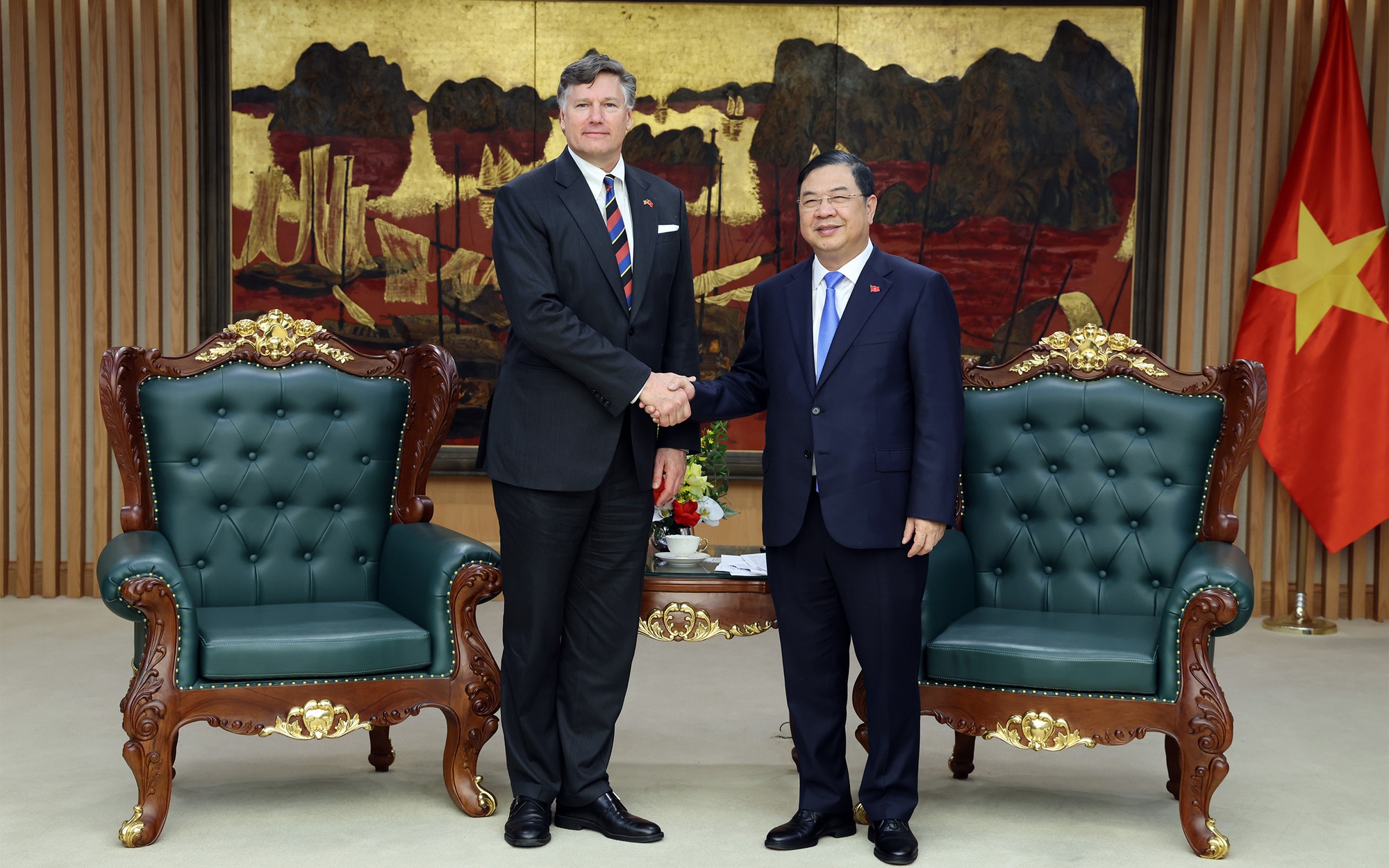 hk-1-anh-chu-1781092290699927881878.jpg hk-1-anh-chu-1781092290699927881878.jpg