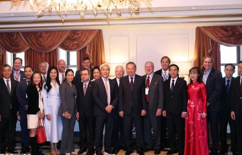 Tổng B&iacute; thư, Chủ tịch nước T&ocirc; L&acirc;m v&agrave; c&aacute;c đại biểu, l&atilde;nh đạo định chế t&agrave;i ch&iacute;nh, quỹ đầu tư Hoa Kỳ. (Ảnh: Thống Nhất/TTXVN)