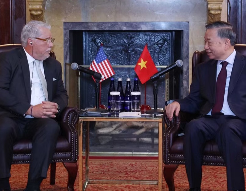 Tổng B&iacute; thư, Chủ tịch nước T&ocirc; L&acirc;m tiếp &ocirc;ng Peter J. Gibson, Chủ tịch ki&ecirc;m Nh&agrave; s&aacute;ng lập Tập đo&agrave;n Nebula Energy. (Ảnh: Thống Nhất/TTXVN)