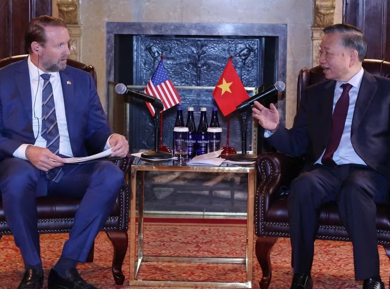 Tổng B&iacute; thư, Chủ tịch nước T&ocirc; L&acirc;m tiếp &ocirc;ng William Nathan Franklin, Chủ tịch ki&ecirc;m Nh&agrave; s&aacute;ng lập Tập đo&agrave;n Pacifico Energy. (Ảnh: Thống Nhất/TTXVN)