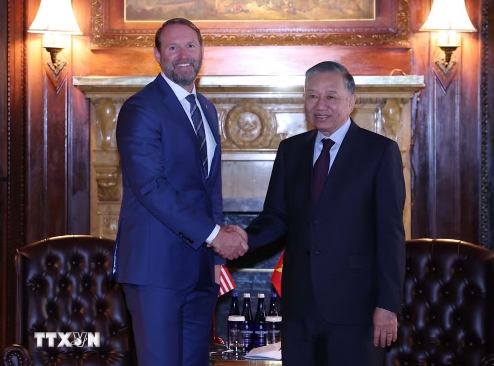 Tổng B&iacute; thư, Chủ tịch nước T&ocirc; L&acirc;m tiếp &ocirc;ng William Nathan Franklin, Chủ tịch ki&ecirc;m Nh&agrave; s&aacute;ng lập Tập đo&agrave;n Pacifico Energy. (Ảnh: Thống Nhất/TTXVN)