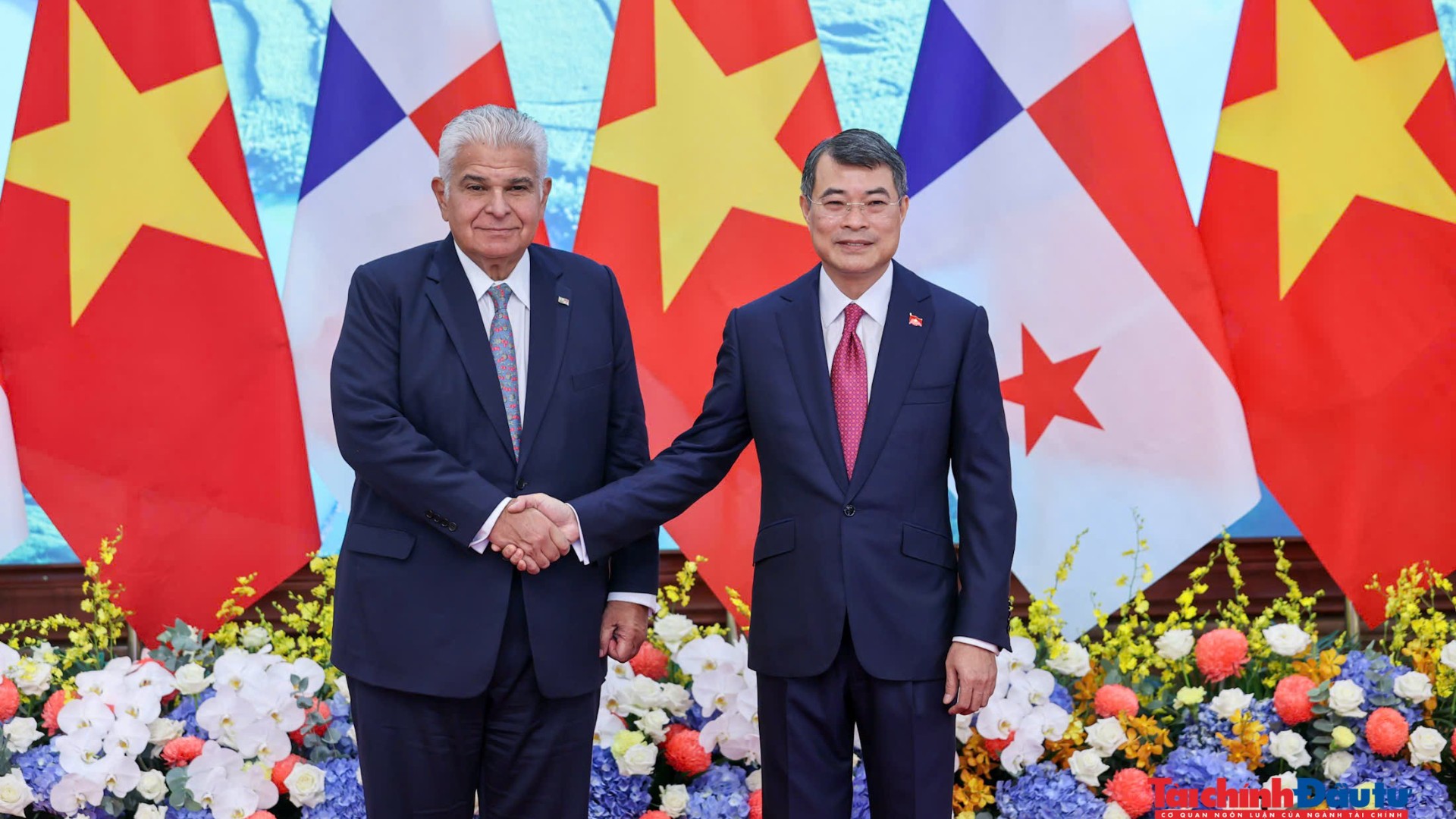 Thủ tướng Lê Minh Hưng hội kiến Tổng thống Panama José Raúl Mulino Thủ tướng Lê Minh Hưng hội kiến Tổng thống Panama José Raúl Mulino