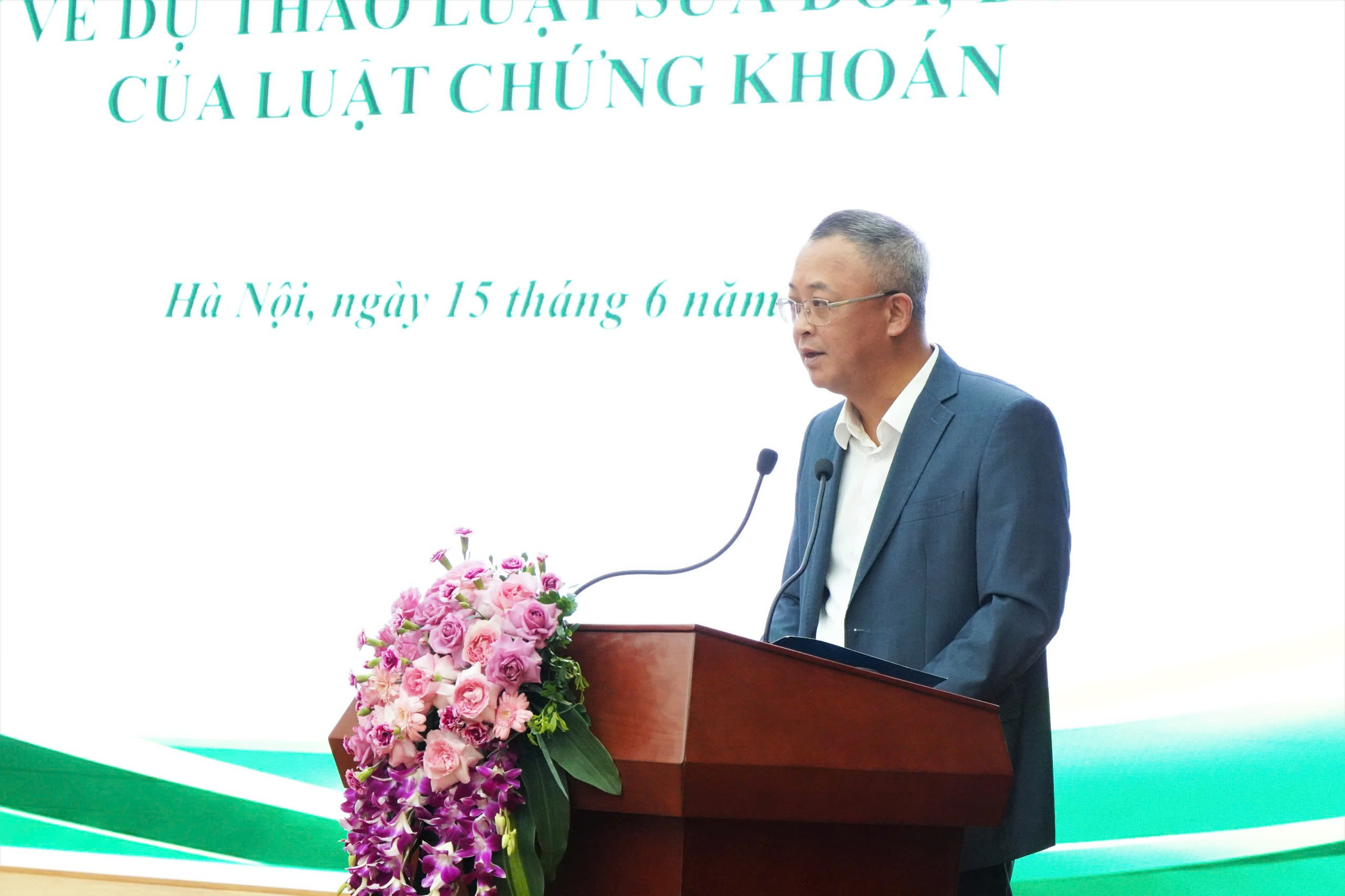 anh Hai phat bieu.jpg anh Hai phat bieu.jpg