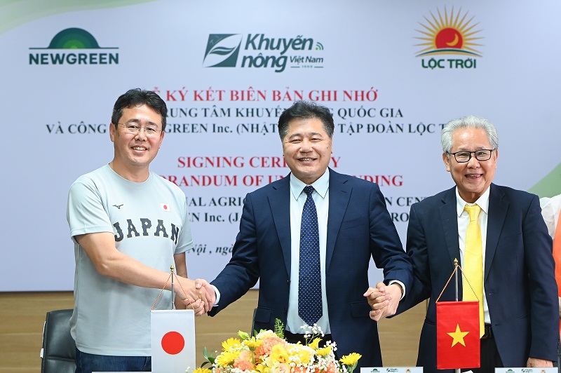 Đại diện 3 bên tham gia lễ ký kết.jpeg Đại diện 3 bên tham gia lễ ký kết.jpeg