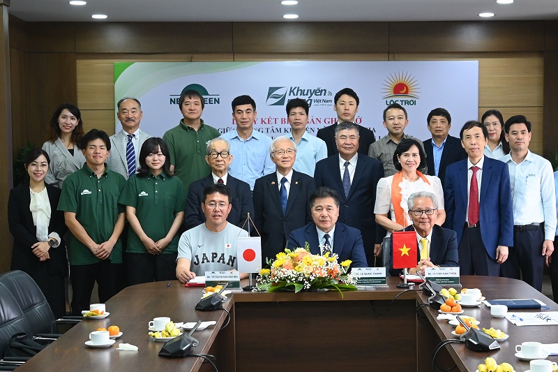 Lễ ký kết.jpeg Lễ ký kết.jpeg