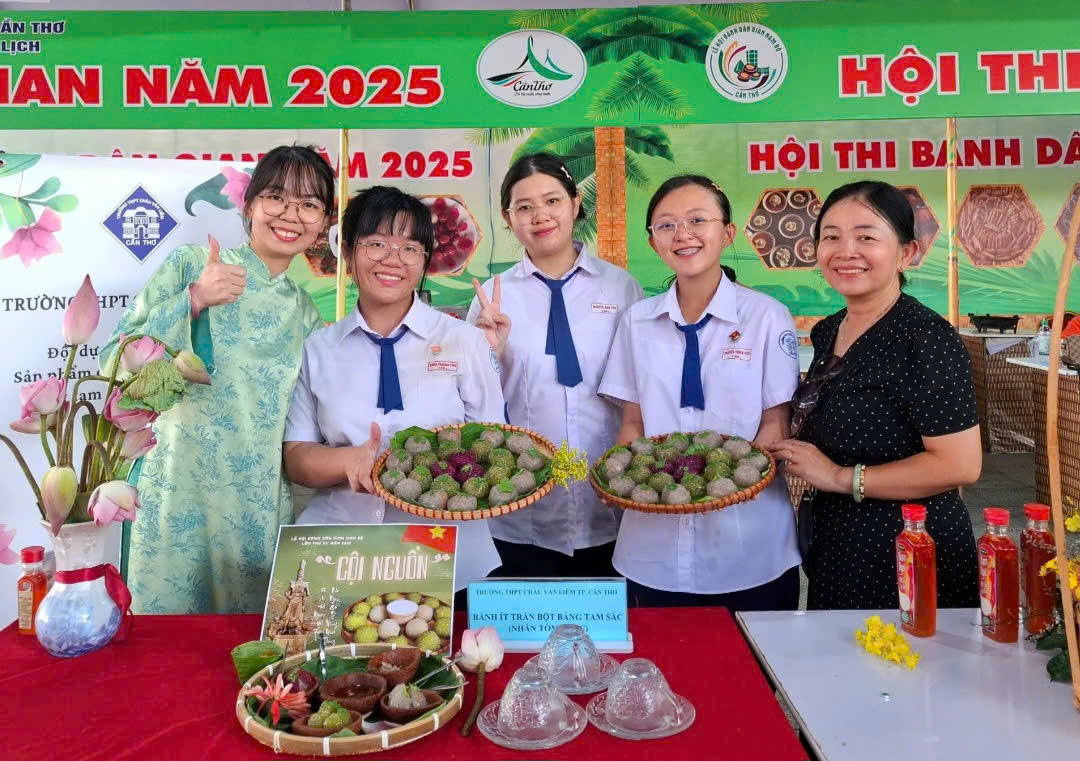 Hội thi bánh dân gian tại Lễ hội bánh dân gian Nam Bộ năm 2025.jpg Hội thi bánh dân gian tại Lễ hội bánh dân gian Nam Bộ năm 2025.jpg