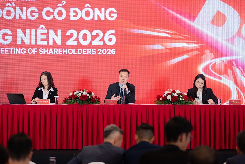 Ban l&atilde;nh đạo DNSE tại Đại hội đồng cổ đ&ocirc;ng thường ni&ecirc;n 2026 (3).jpg
