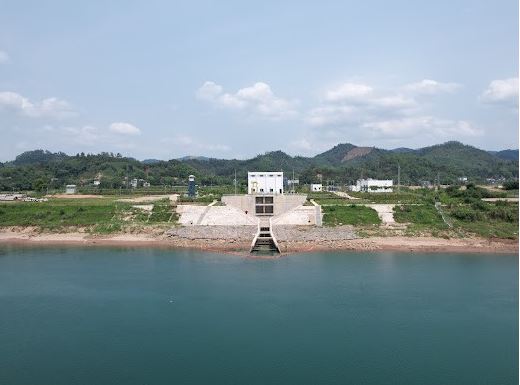 Nh&agrave; m&aacute;y nước sạch.JPG