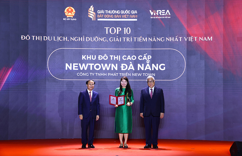01 Newtown Diamond.jpg