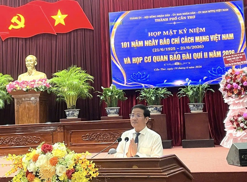 Phó Bí thư Thành ủy Cần Thơ Trần Văn Huyến.jpg Phó Bí thư Thành ủy Cần Thơ Trần Văn Huyến.jpg