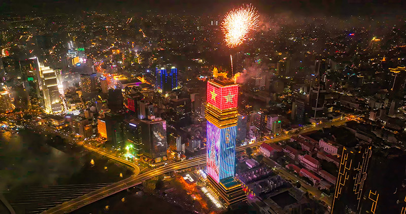 Ch&ugrave;m b&agrave;i Trung t&acirc;m t&agrave;i ch&iacute;nh Kh&aacute;t vọng vươn m&igrave;nh _Trung t&acirc;m t&agrave;i ch&iacute;nh.jpg