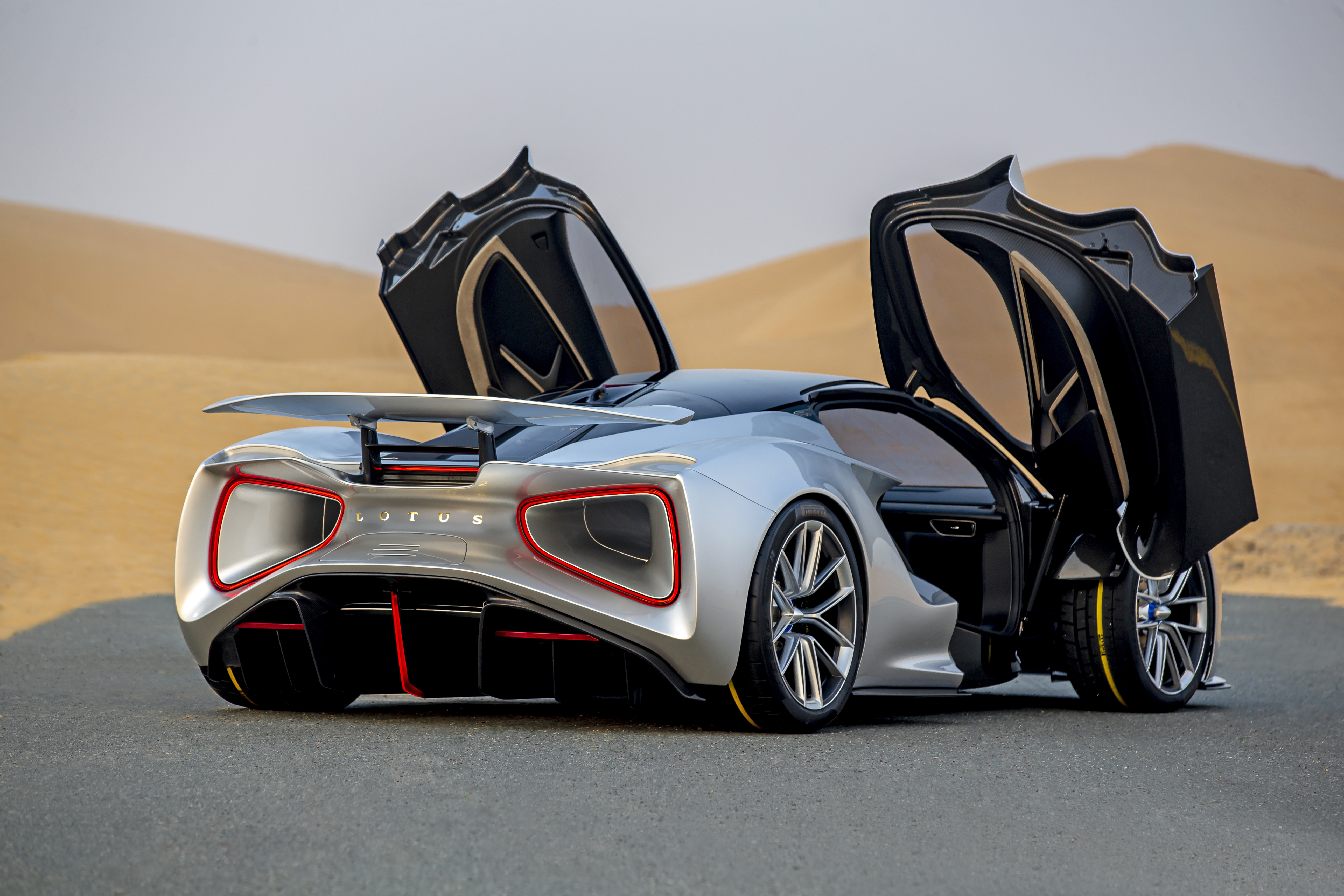 Lotus-Evija.jpg Lotus-Evija.jpg