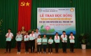 Báo Tài chính - Đầu tư trao 100 suất quà cho các học sinh vượt khó ở Kon Tum