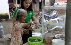 Quán hủ tíu “làm mới” những nụ cười