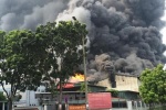 Đã khống chế được đám cháy lớn tại công ty Zion, ngay sát siêu thị Aeon Mall Long Biên